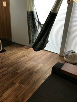 豊田市・室内のハンモック