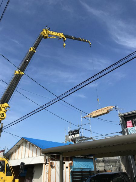 豊田市・岡崎市・幸田町を中心に注文住宅、新築一戸建てを手掛ける工務店の共感住宅レイアウトが豊田市で上棟している様子