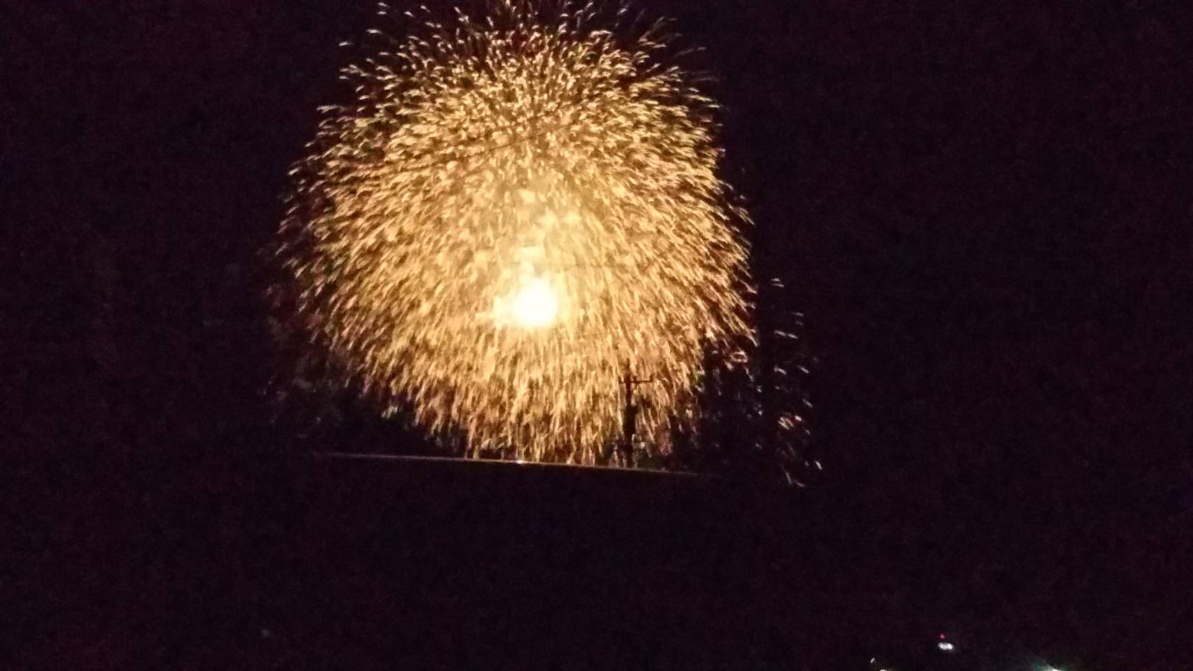 西尾市で開催された米津の川まつりの花火