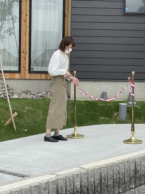 Sさま引渡式に臨むスタッフ丸山