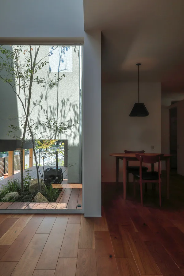 モデルハウスの美しいリビング